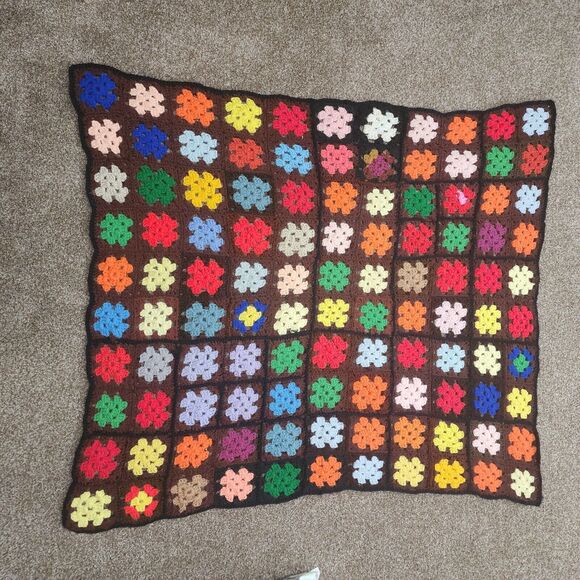 Vtg Crochet 4 x 3 ft Afghan Blanket lap Throw Granny Squares Brown 70s 80s - Picture 2 of 10